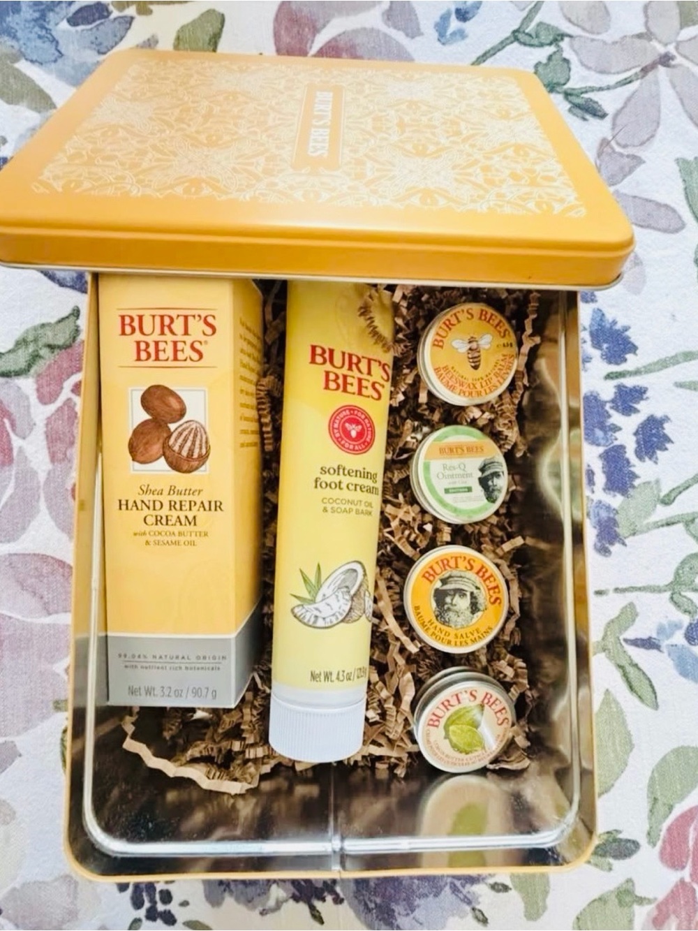 Burt's Bees Yellow Shea Butter Hand & Foot Care Tin Set